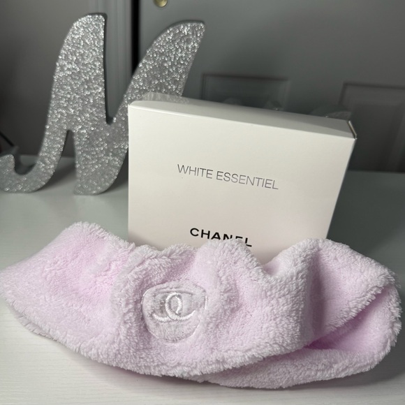 Chanel beauty Gift with purchase Soft Pink Headband with box - Picture 1 of 4